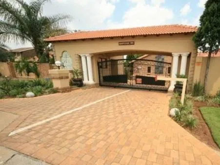 Le Cozmo Guesthouse