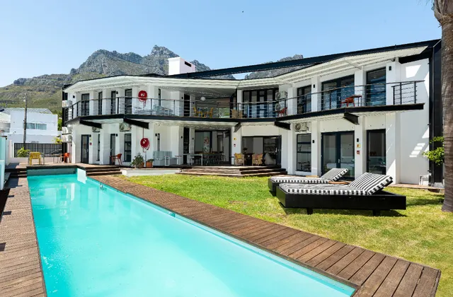 Neighbourgood 1st Crescent