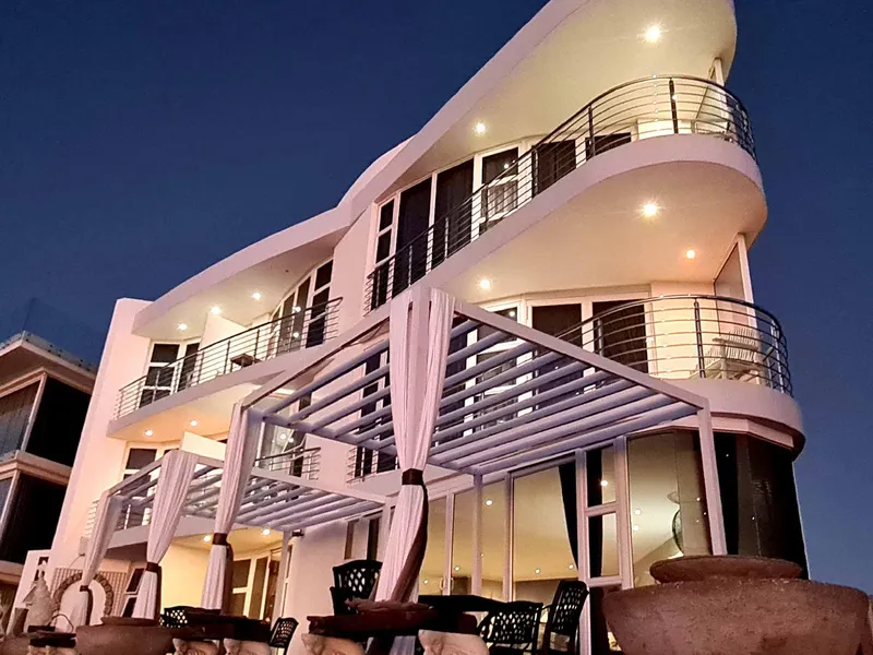 Crystal Lagoon Lodge