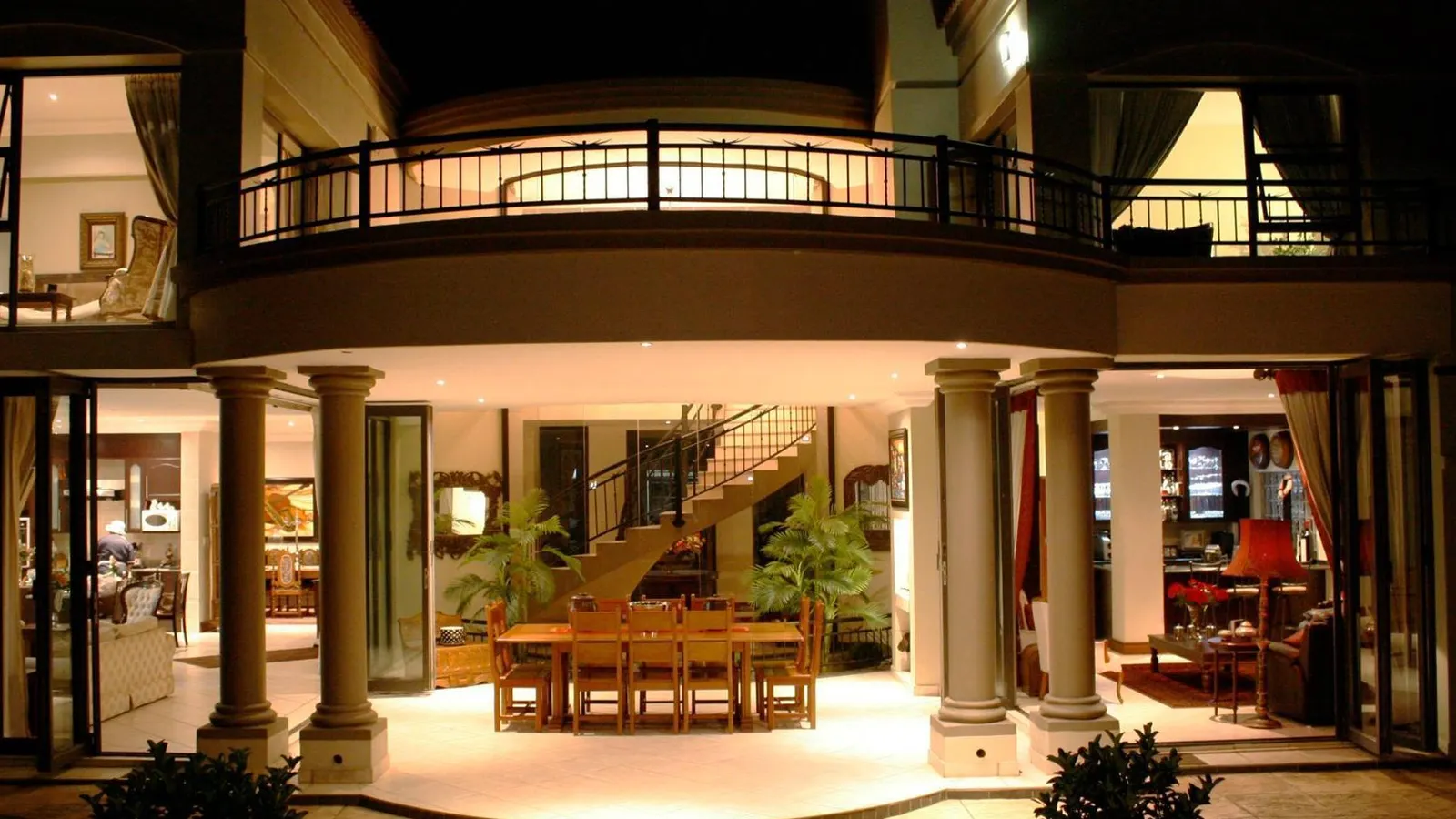 Casa Flora Guesthouse