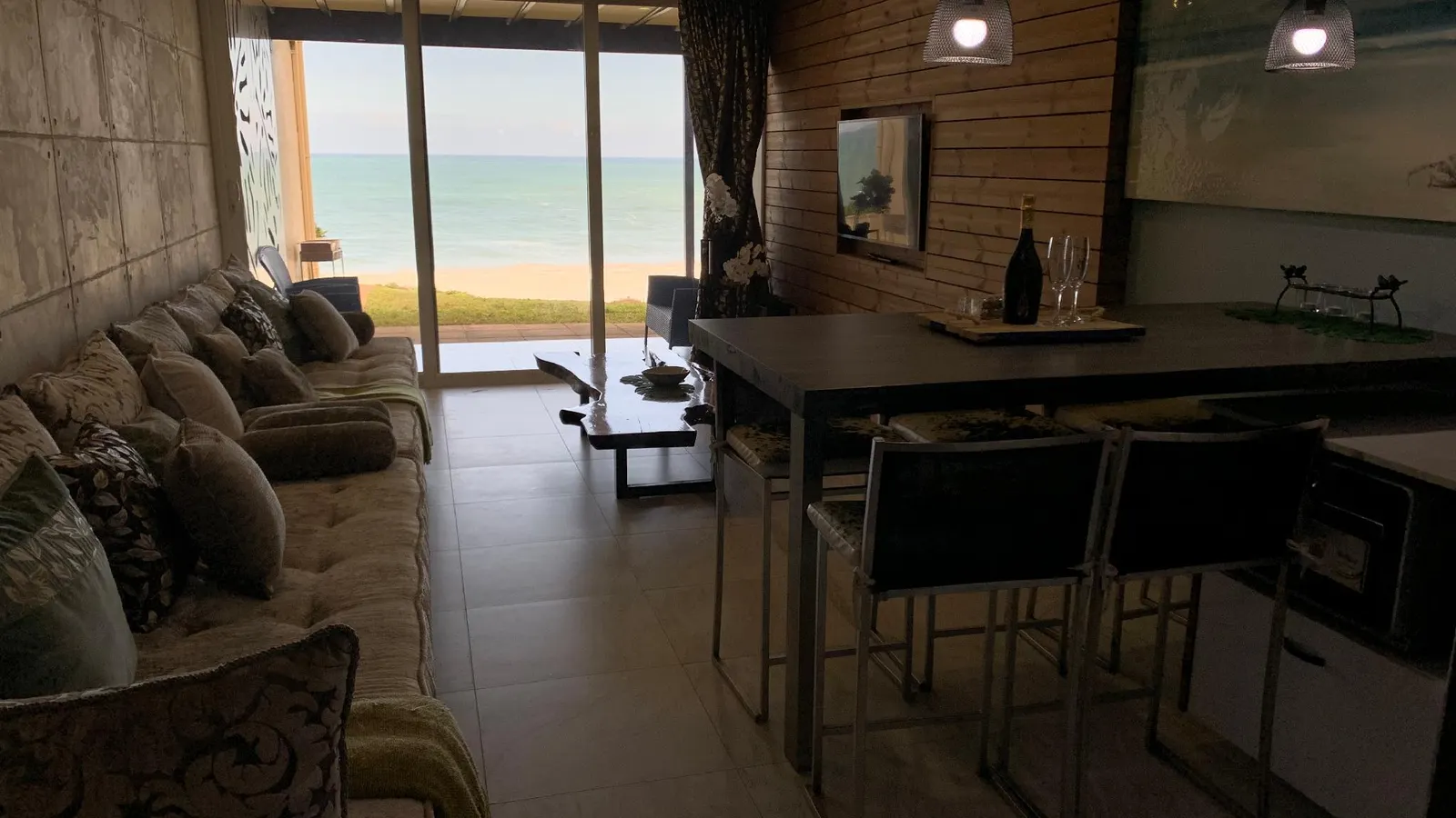 FlamencoAccomodation beach front