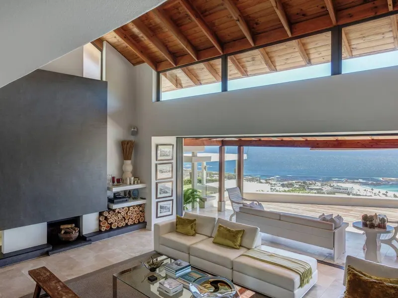 Modern 4 bedroom Ocean View villa - Camps Bay