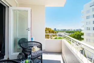 Central Elegant Holiday Rental Between the Points