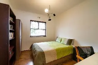 Homely,fit to corporate and surfers, wifi, parking