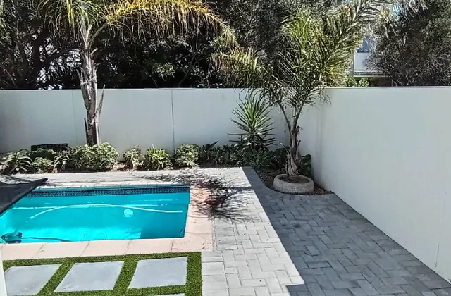 Relax in Style at La Kruger Blue, Langebaans Premier Holiday Home