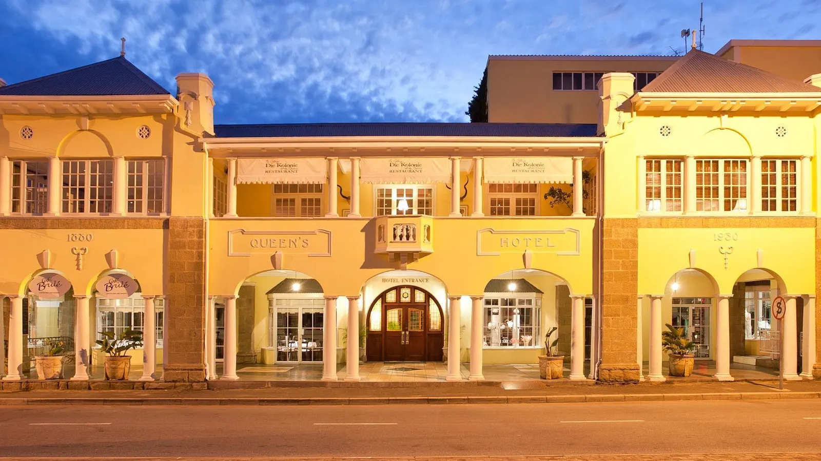 Queen’s Hotel by BON Hotels