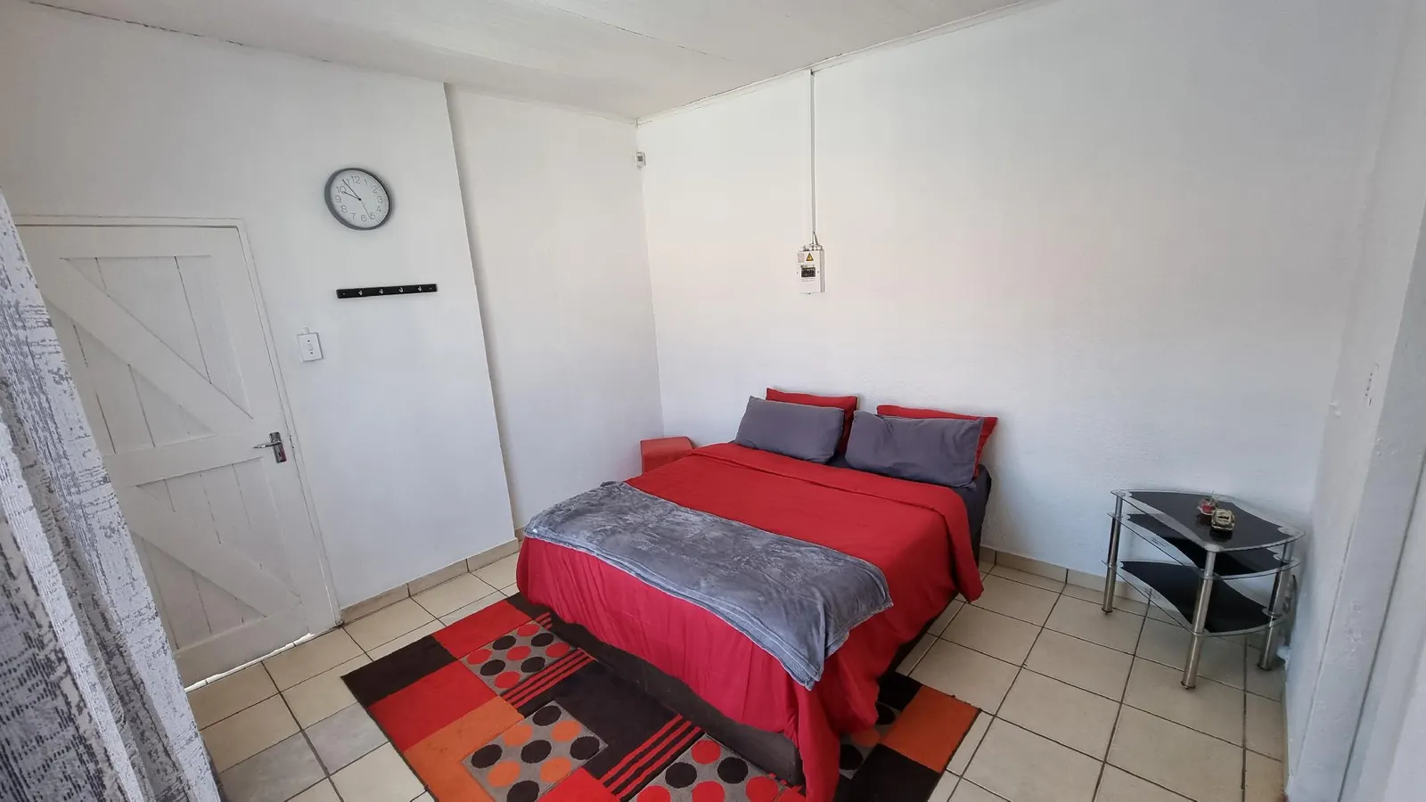 The Office - 5 Self Catering Rooms With Bathroom 