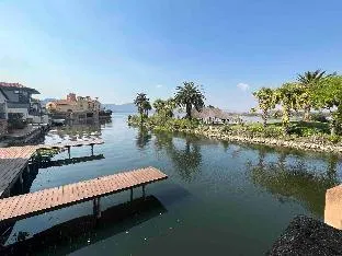 Tropical island experience hartees