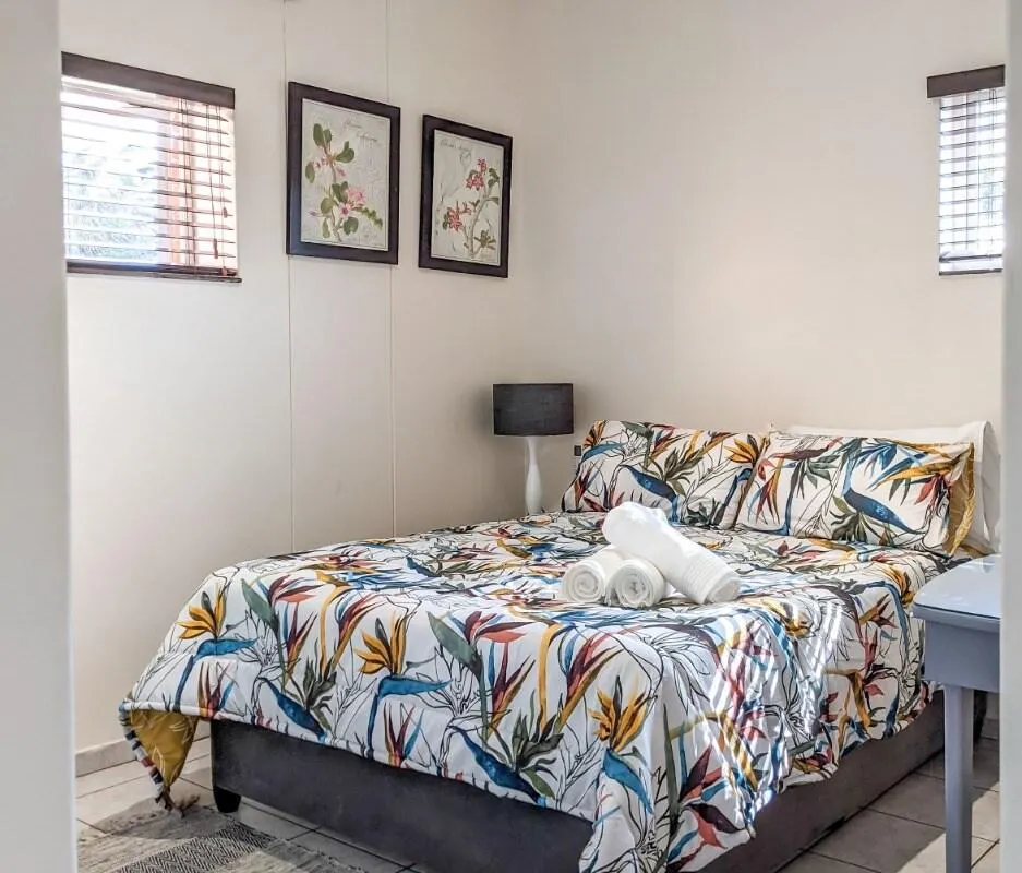 Walk to beach Umdloti Resort 704