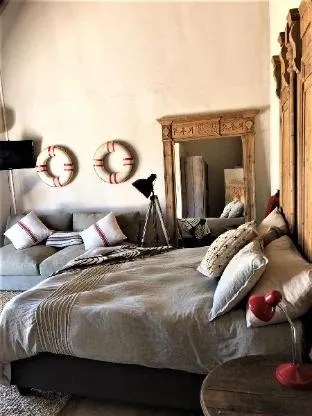 Simba Safaris Private Game Lodge