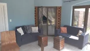 Budias guest lodge – photo 4, Entire House in Johannesburg