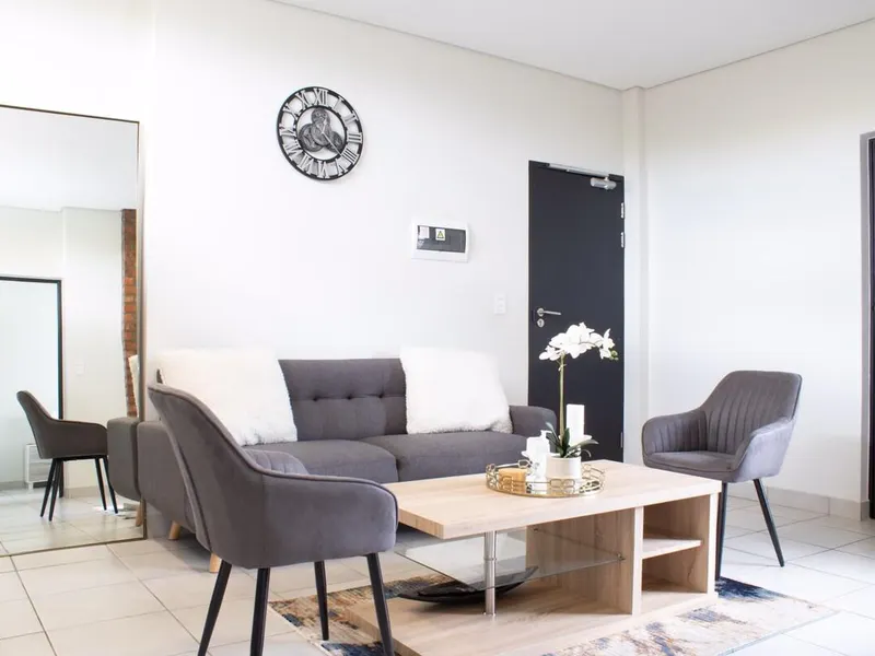 ⭐️ Contemporary - Clean & Comfortable Apartment ⭐️