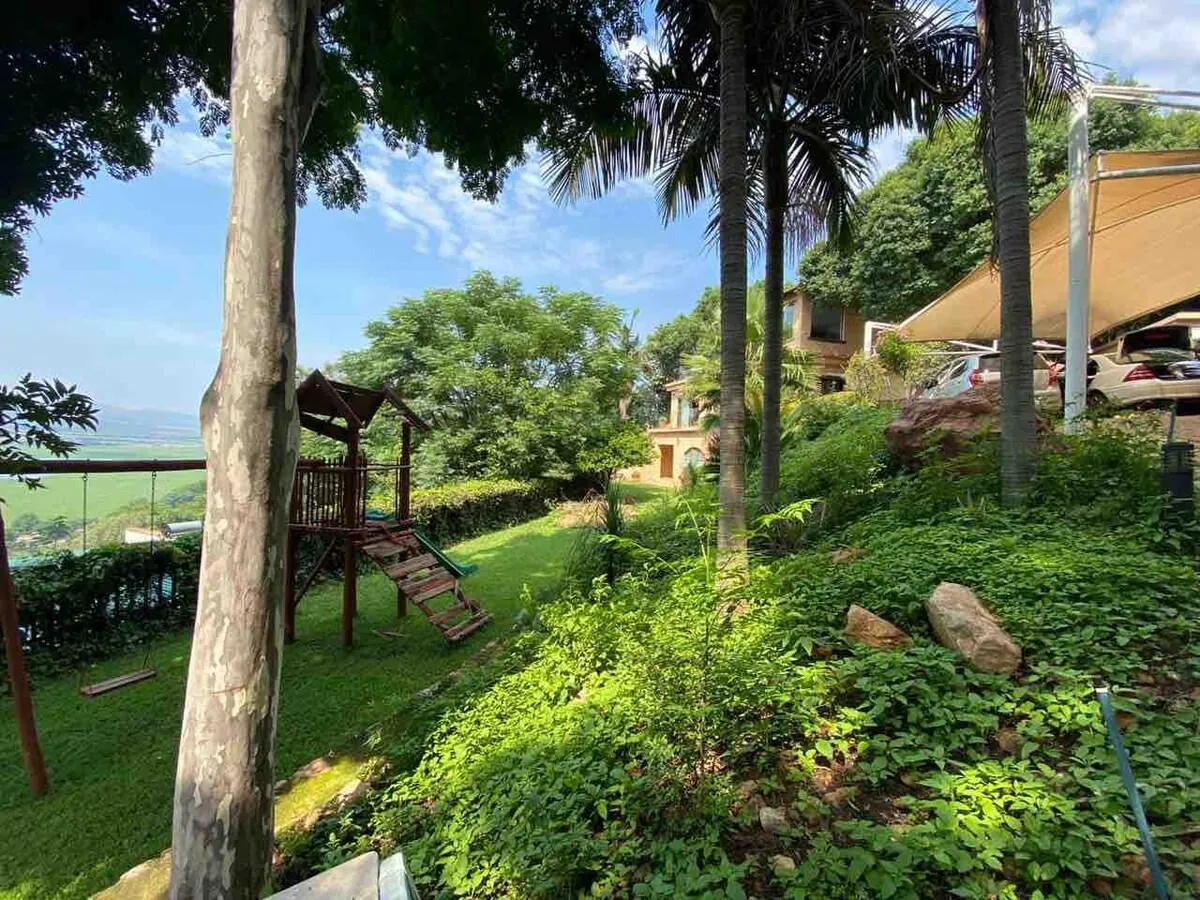 Vintage serene villa