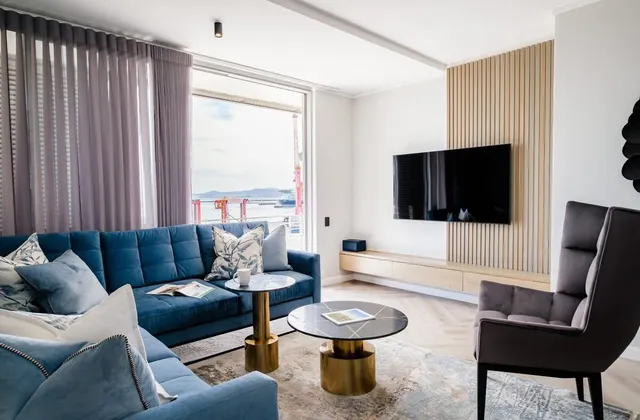 Waterfront Elegance at Harbour Bridge 413