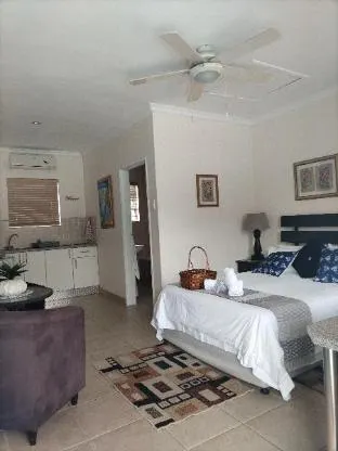 @47 Guest House -Taxco – photo 2, Entire House in Port Elizabeth