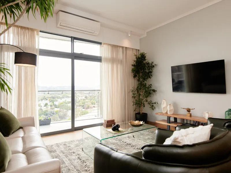 When Away - Luxury 2 Bedroom In Menlyn Maine 110m