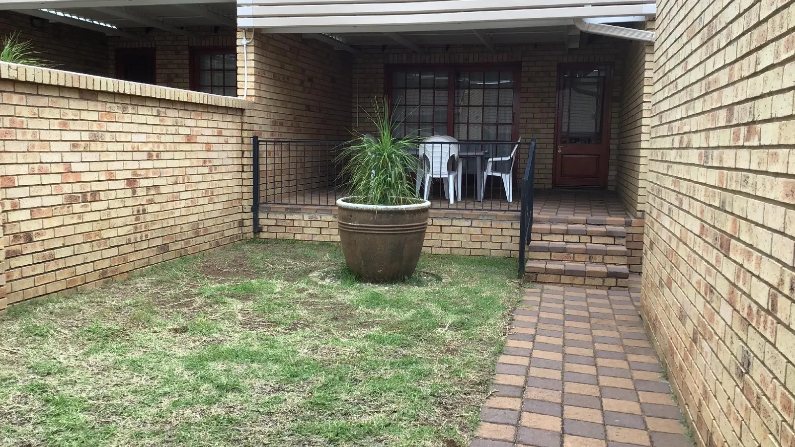 Fully Furnished Monthly Stay