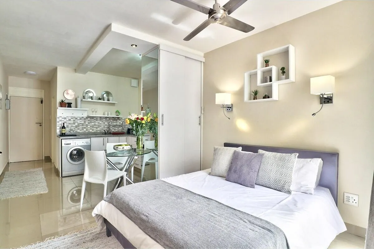 Studio apartment with private access