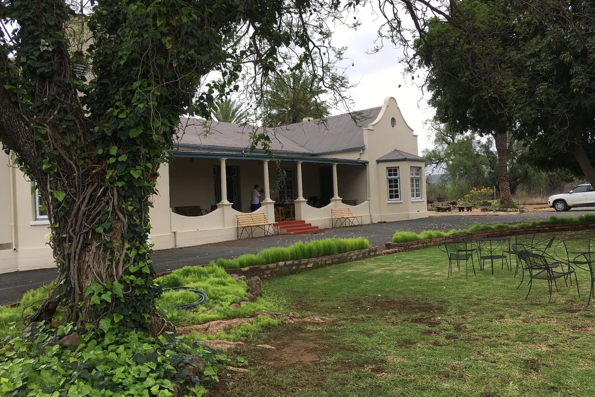 Roode Bloem Farm House