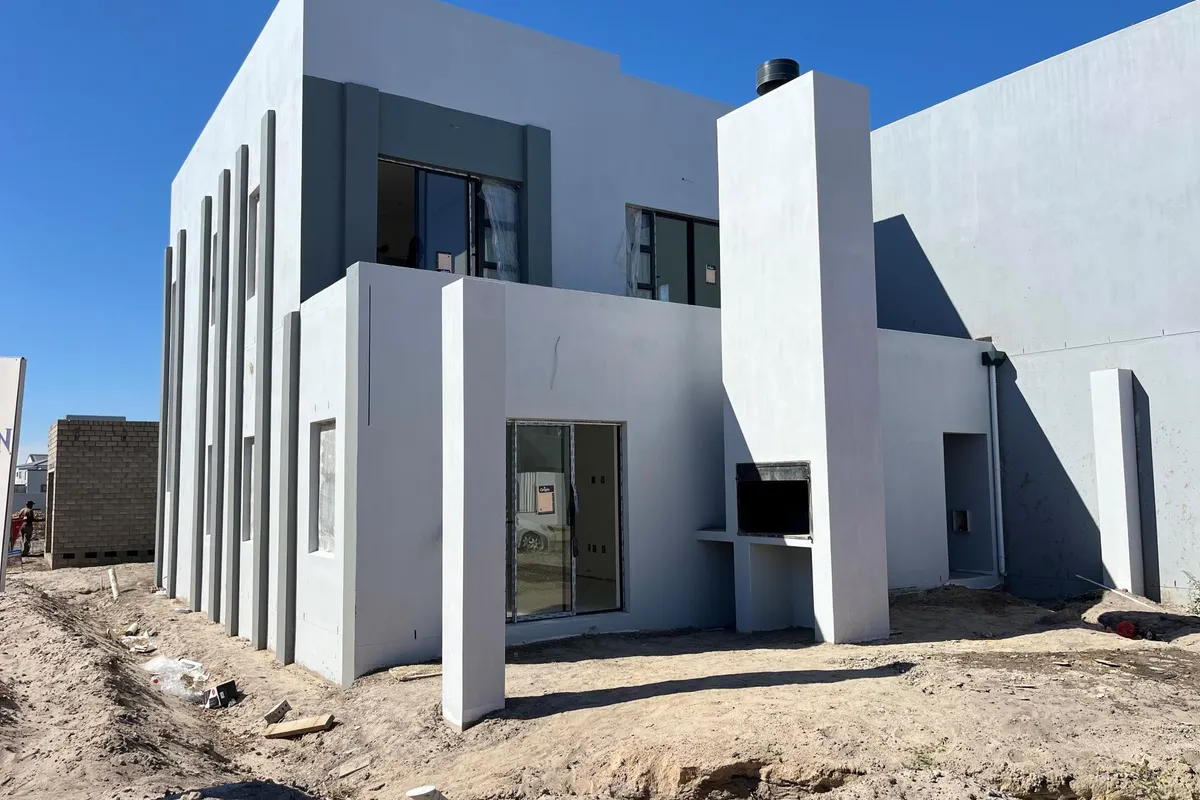 Lovely Two Bedroom Beachfront Apartment