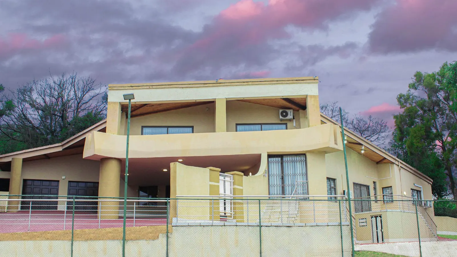 The Pillows Suites Guest House Waterkloof Ridge