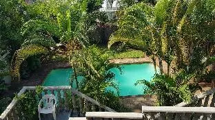 "Harbour Serenity Escape"