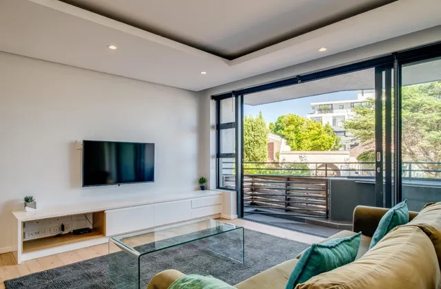 Conveniently Located Apartment in Green Point  C on S