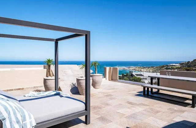 Seaside Escape Apartment Sea La View