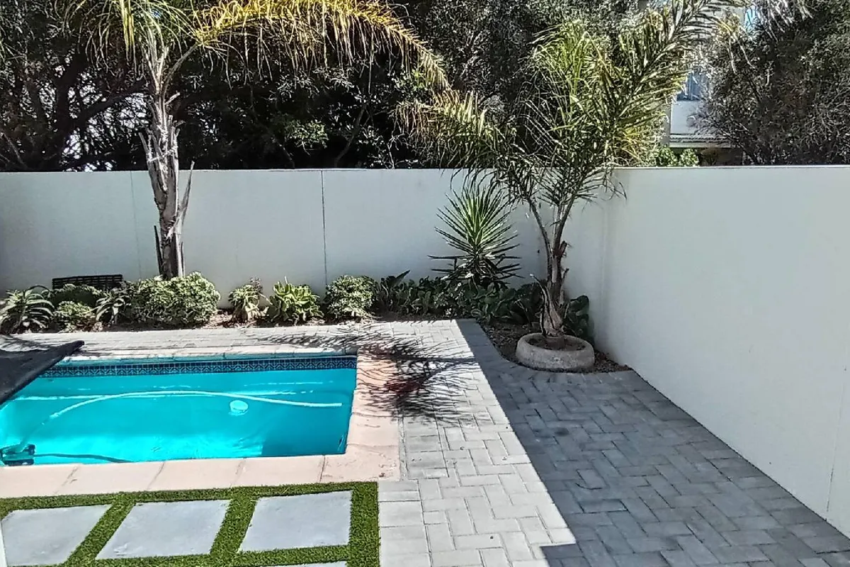 Relax in Style at La Kruger Blue, Langebaans Premier Holiday Home