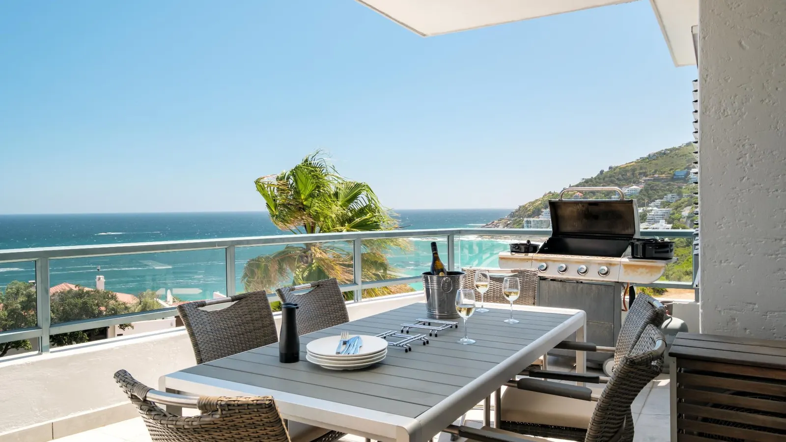 Stylish and Secure Camps Bay Holiday Apartment 9 N