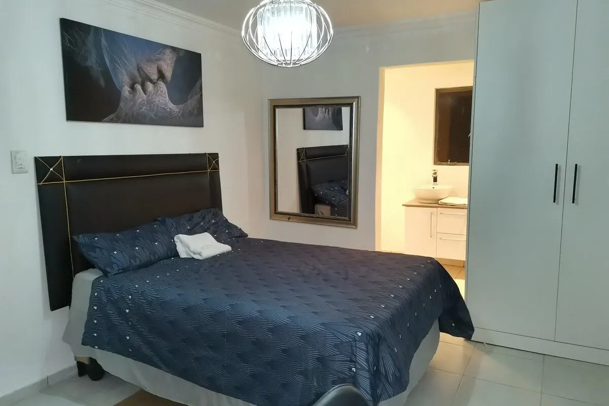 Adorable 1 bedroom place, suitable for day & night