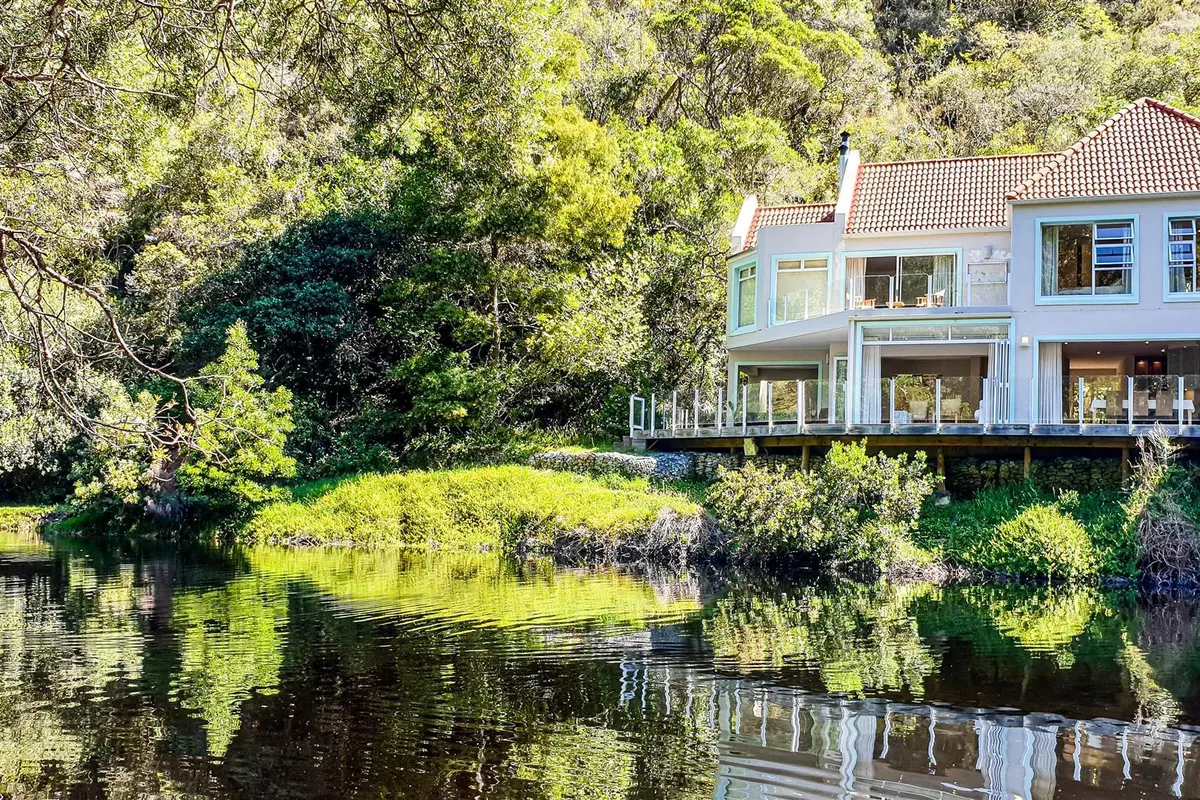 Sleep on the banks of the Kaaimans River