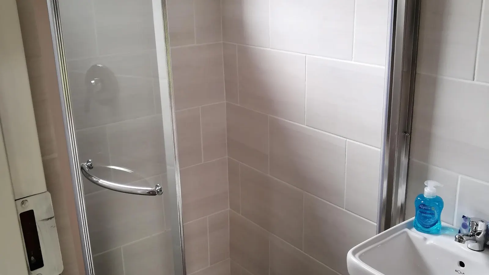 Immaculate and Beautiful Chalet - fully equipped