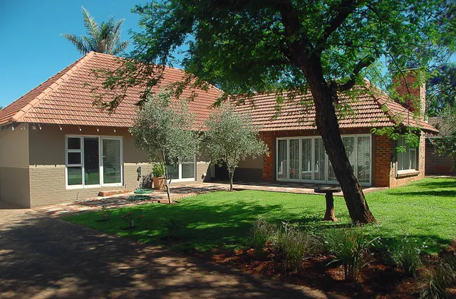 Felleng Tours Entire Guesthouse