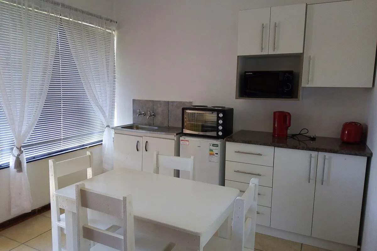 Spacious 1bed + braai 13km to Paternoster beach