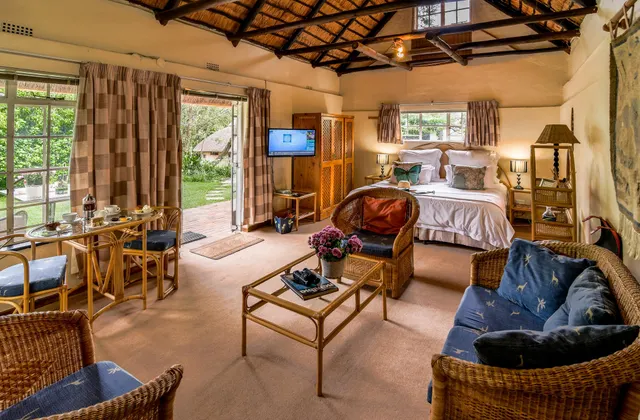 Charming Yellowwood cottage for 2 people in spacious garden