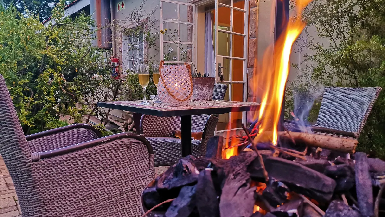 Sagewood cottage for 2 people with wonderful private terrace in garden