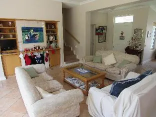 Kingfisher Beach House – photo 3, Entire House in Hermanus