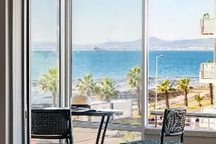 Cape Towns Charming Seaside Avaya Apartment