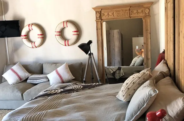 Simba Safaris Private Game Lodge with Predators