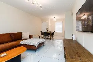 31 Madison Palms East 