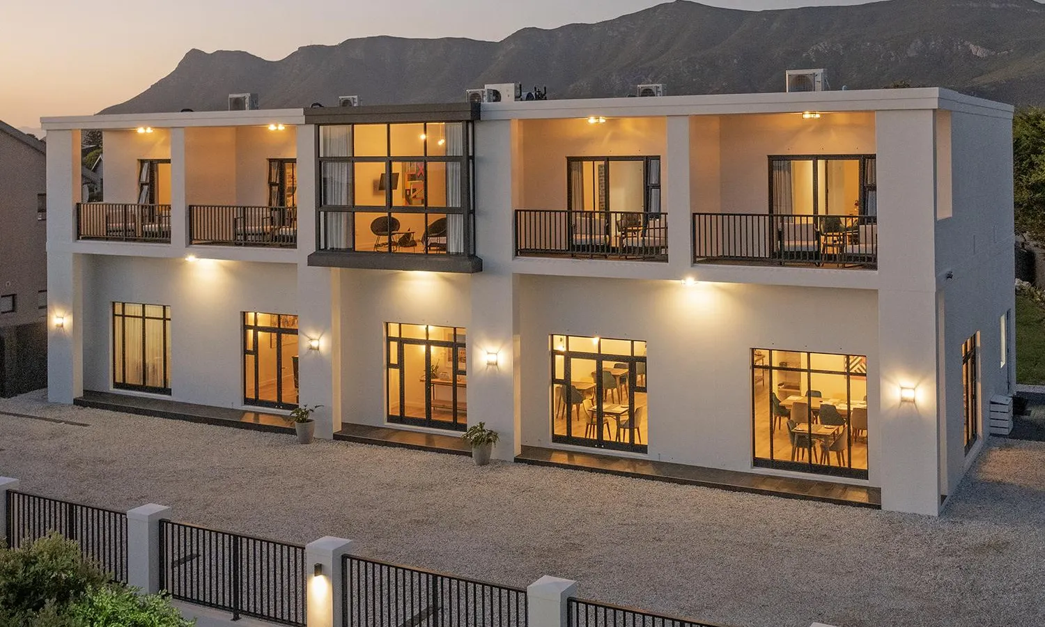 Glow Boutique Suites & Guesthouse