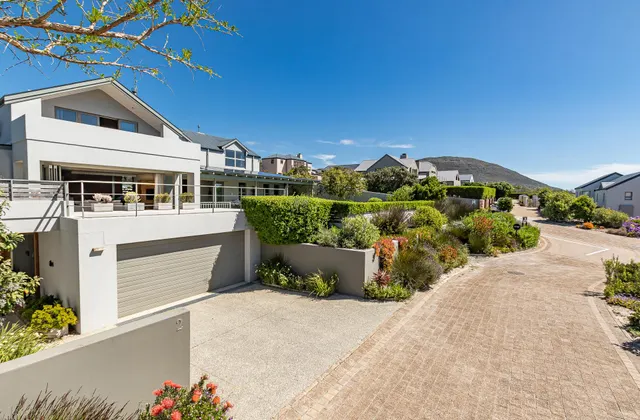 No2 Merlot, Relax & Unwind on the tip of Africa