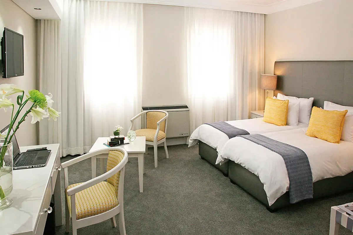 Hollow on the Square Hotel and Suites