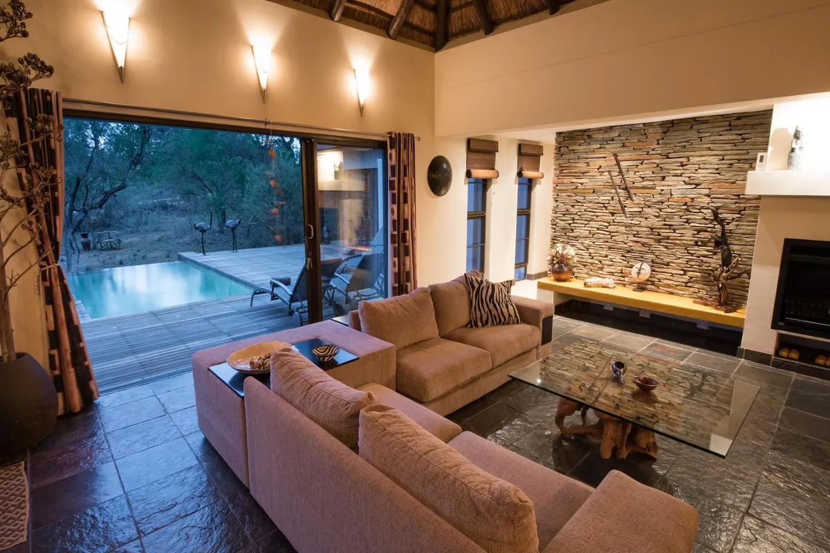 Luxury villa with a swimming pool in Hoedspruit