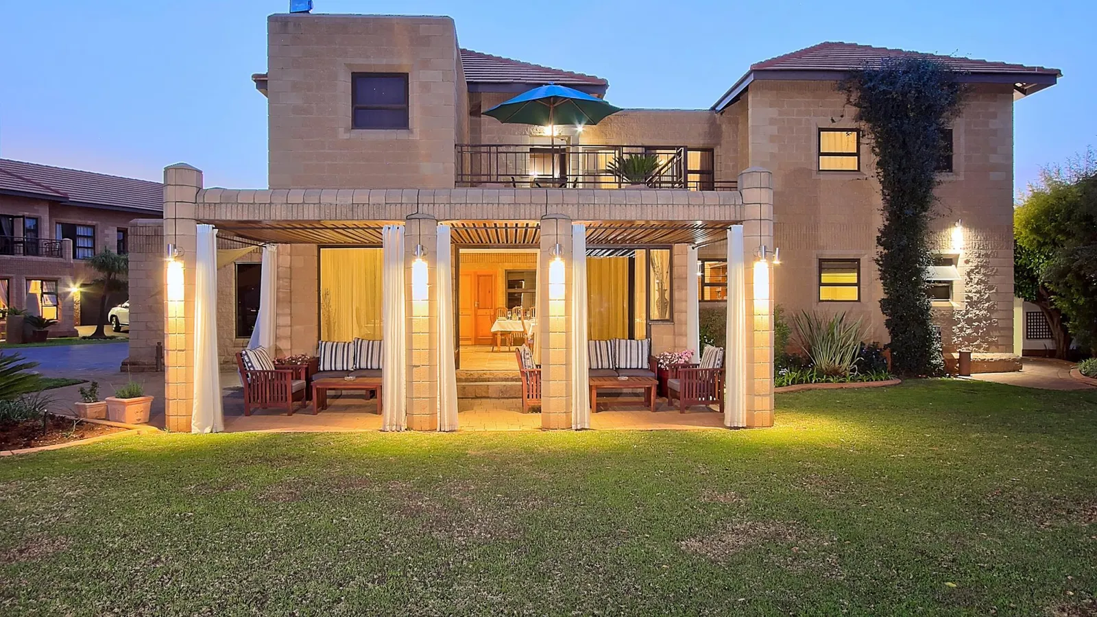 Centurion Golf Suites Boca Walk