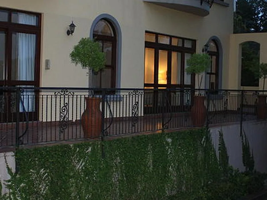 Ambonnay Terrace Guest House