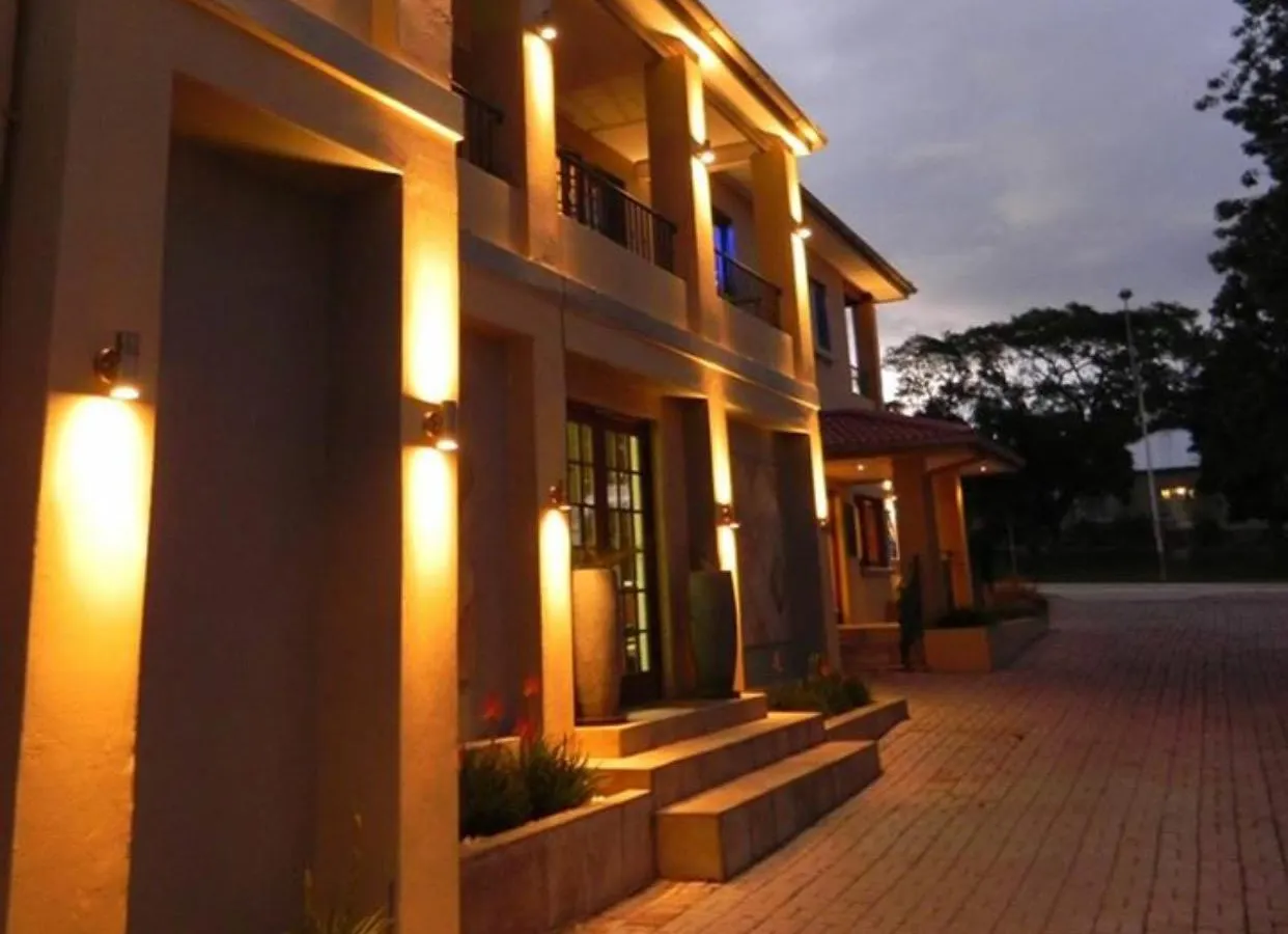 VJ's Guesthouse & Restaurant