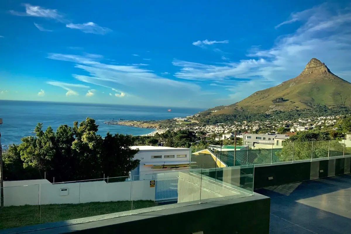 Lovely  1 -  Bedroom Apartment  Free Parking