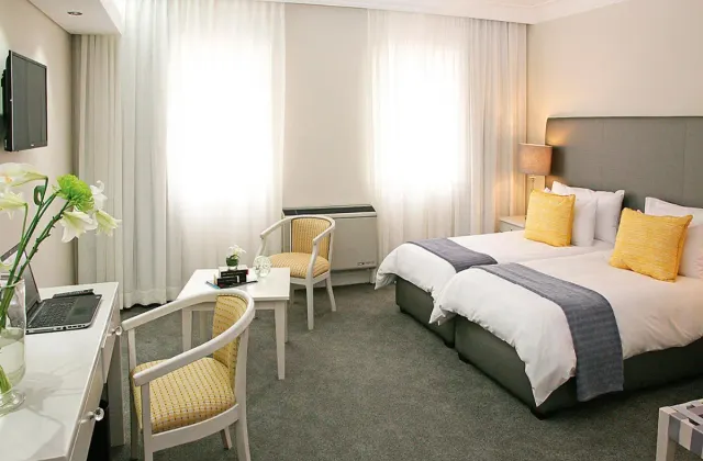 Hollow on the Square Hotel and Suites